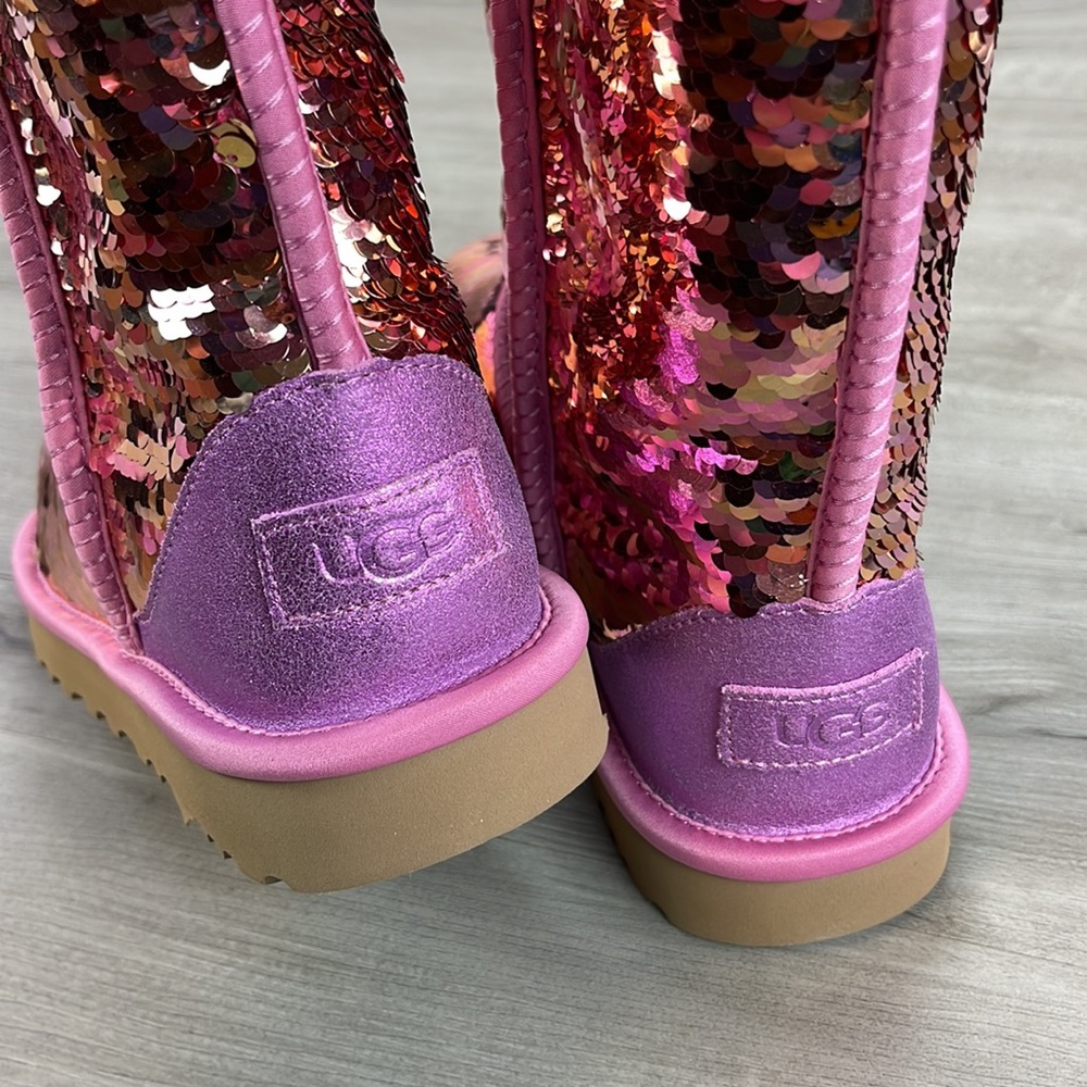 🍁UGG🍁 CLASSIC SHORT SEQUIN PINK TONAL BOOTS - Picture 6 of 15